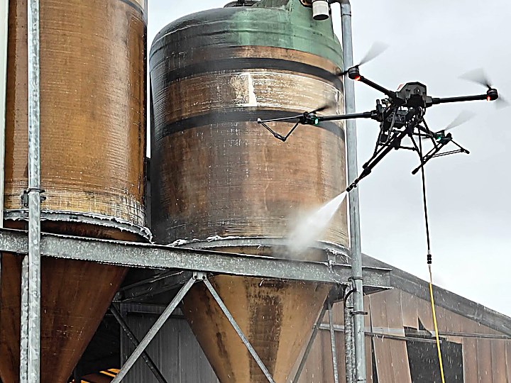 Industriële site reinigen met een drone