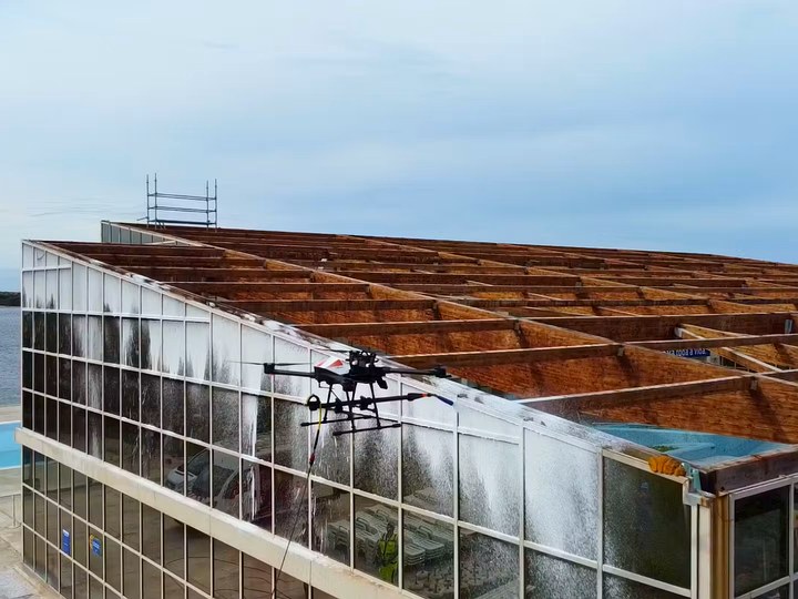 Eigen project laten reinigen met een drone